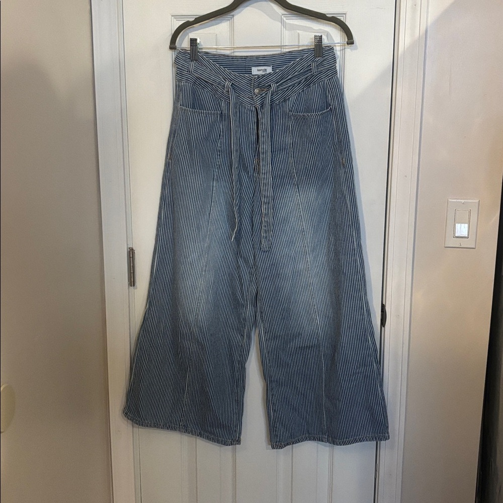 Kensie Pinstripe Wide Leg Ankle Jeans 26 Waist